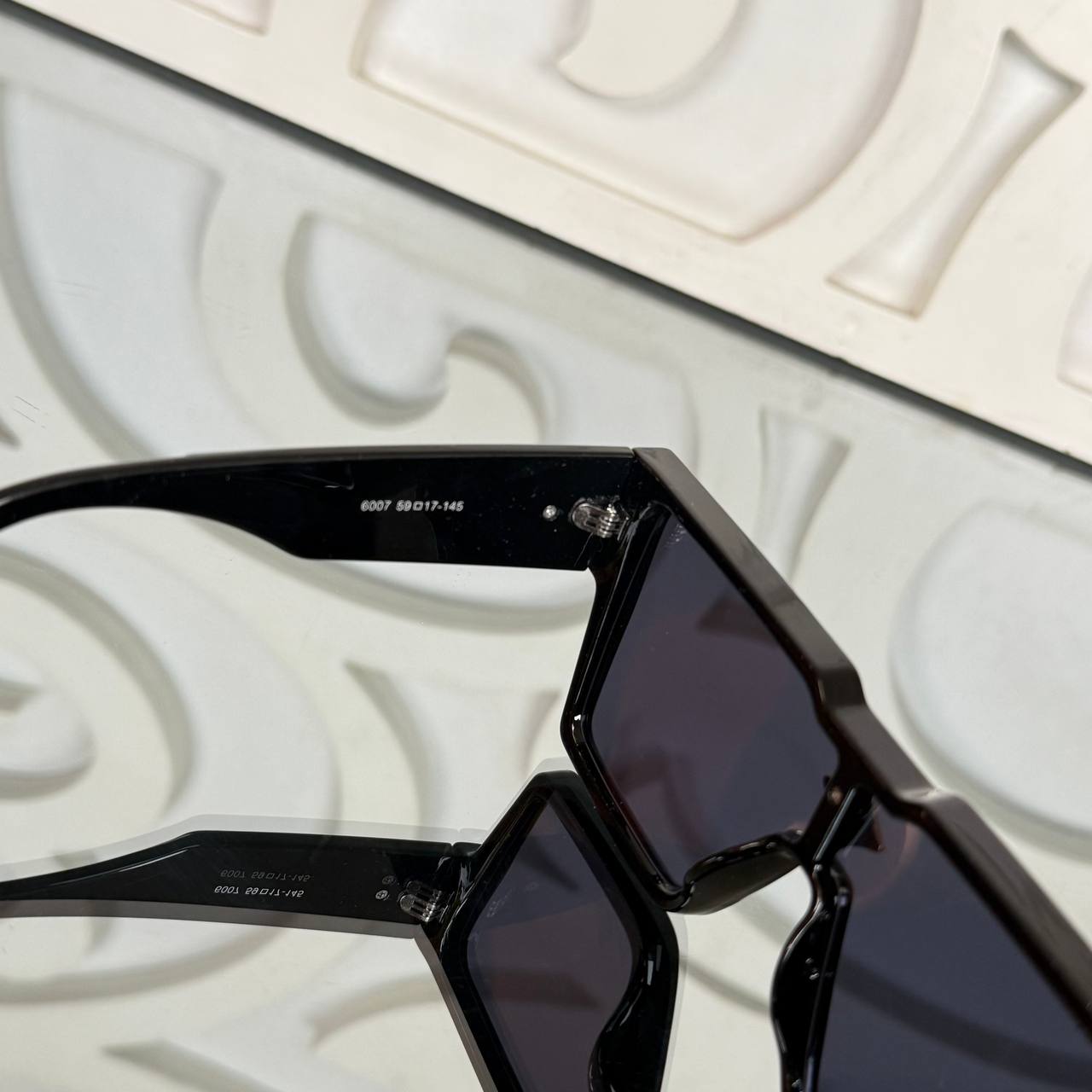 L - Sunglasses