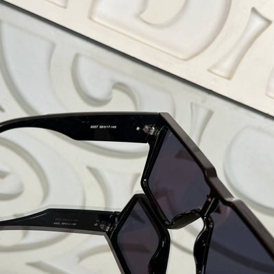 L - Sunglasses