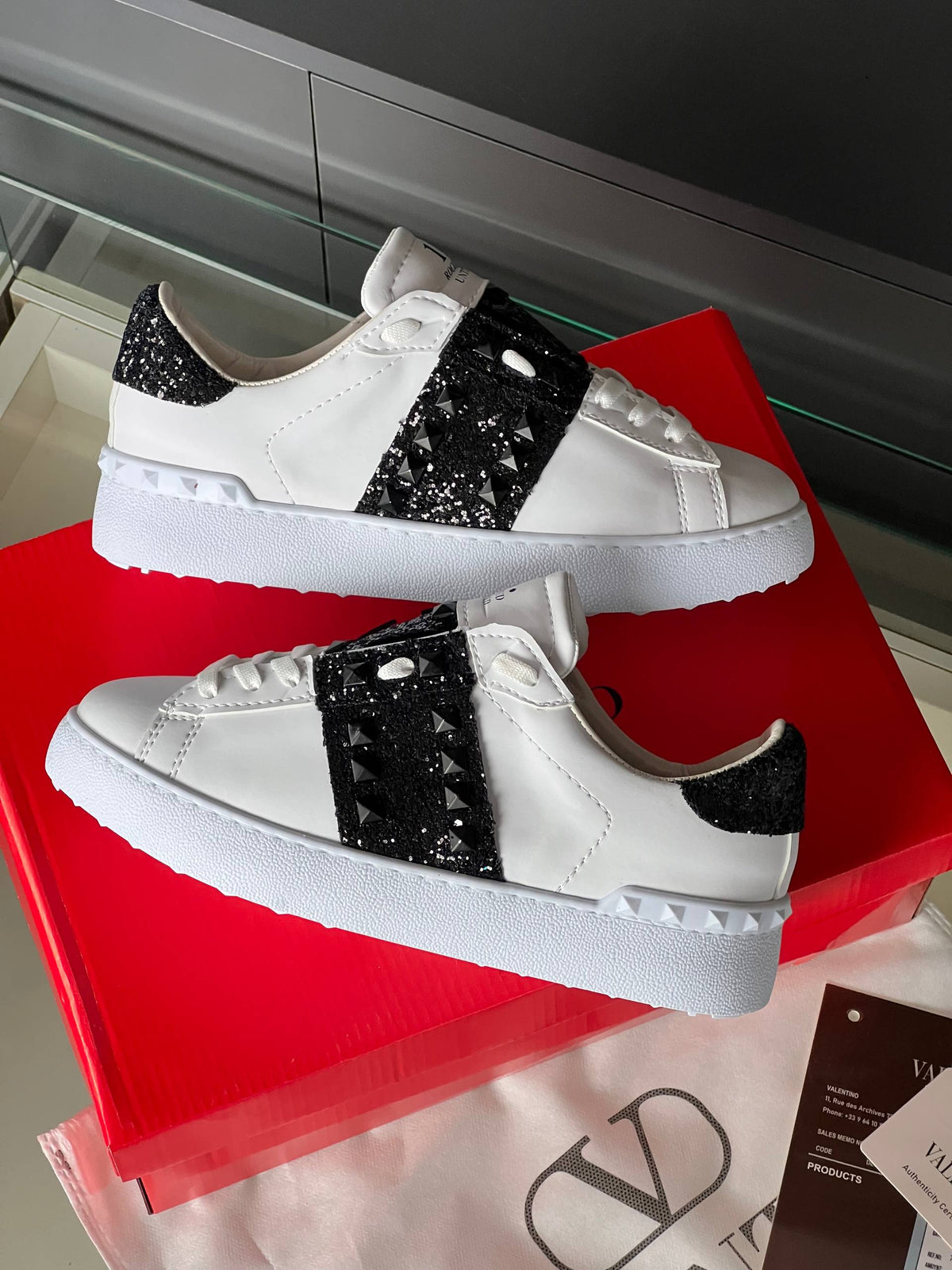 V-SHOES